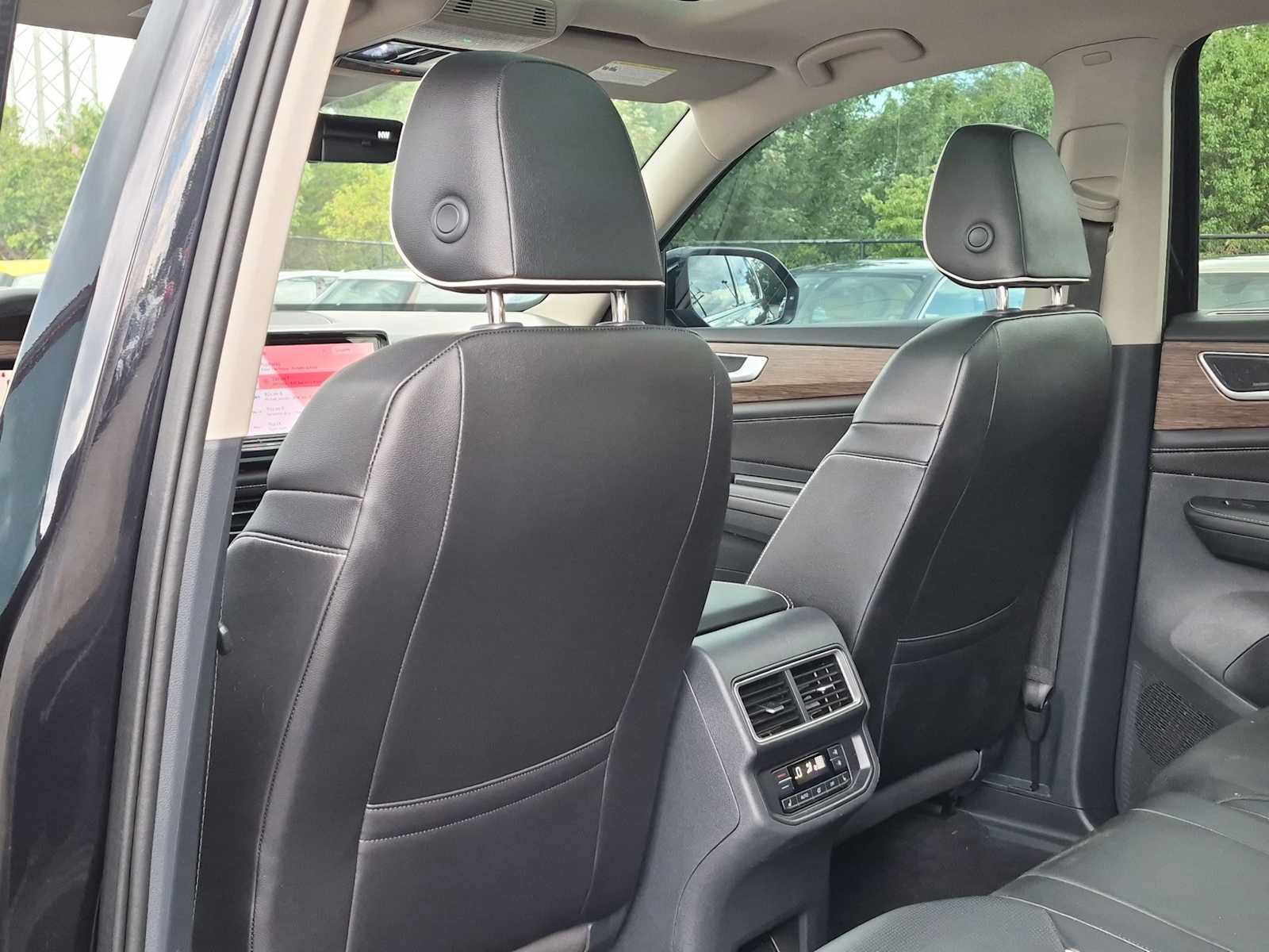 Used 2024 Volkswagen Atlas SEL Premium R-Line AWD/4WD image 19