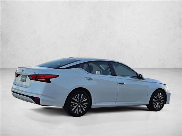 Used 2023 Nissan Altima 2.5 SV image 5