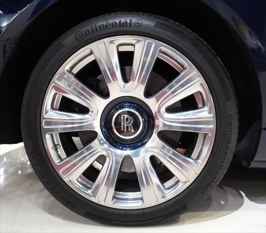 Used 2016 Rolls-Royce Dawn RWD image 30