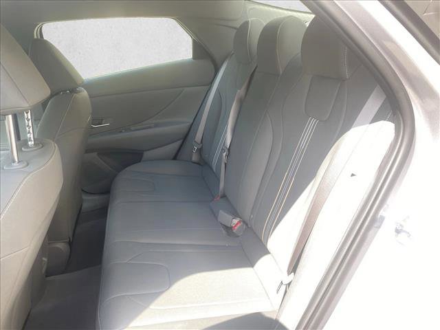 Certified 2025 Hyundai Elantra SEL image 15