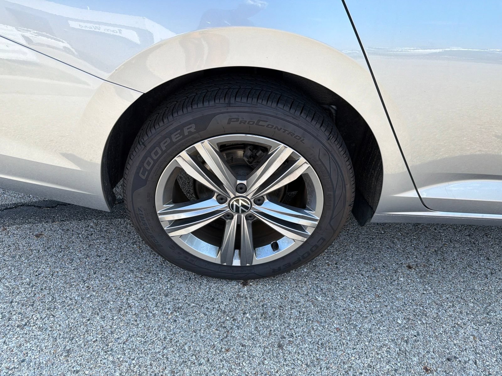 Certified 2023 Volkswagen Jetta SE FWD image 13