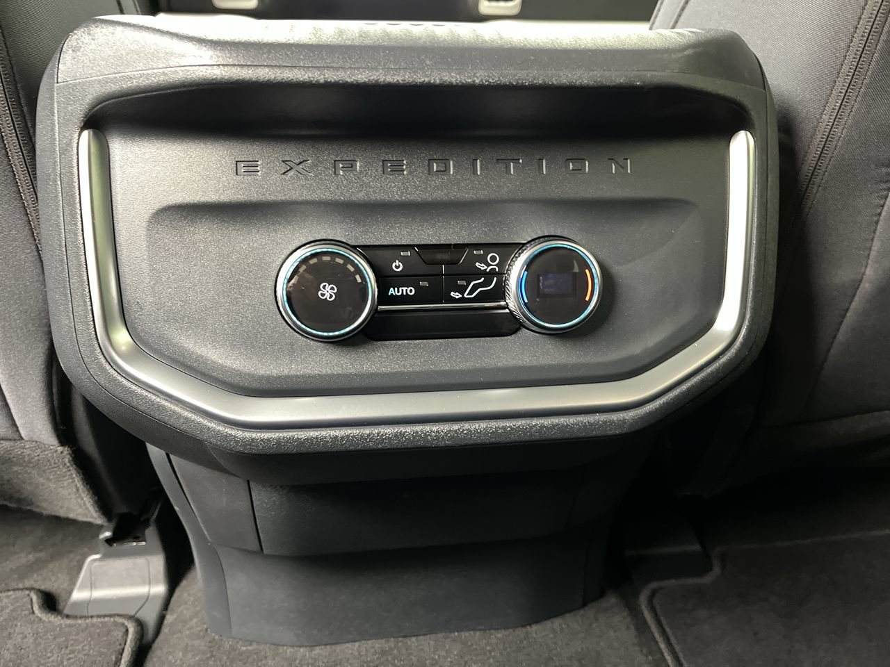 New 2025 Ford Expedition Max Active AWD/4WD image 12