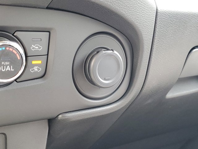 Certified 2024 Nissan Frontier SV w/ SV Convenience Package AWD/4WD image 18