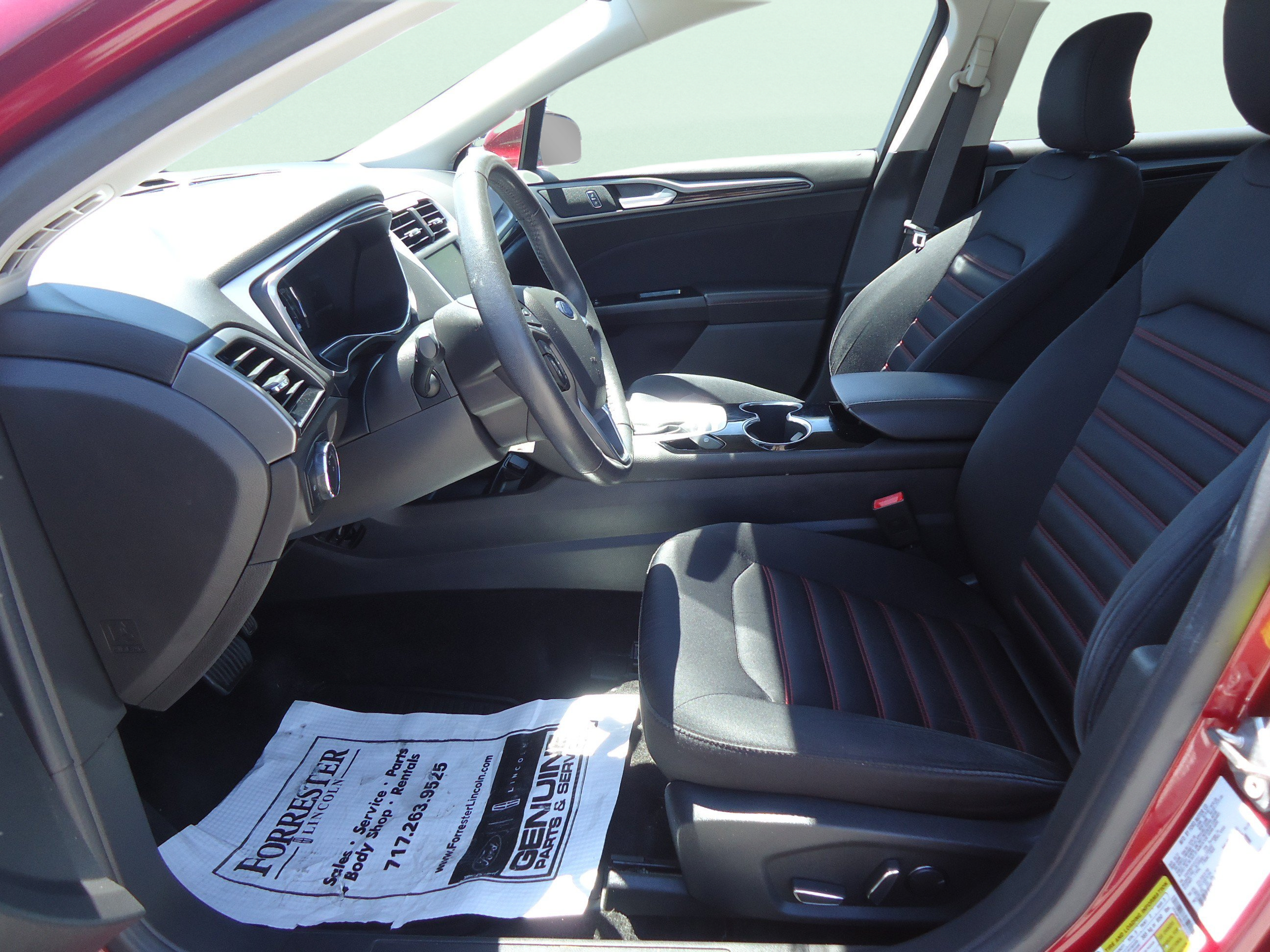 Used 2015 Ford Fusion SE FWD image 20