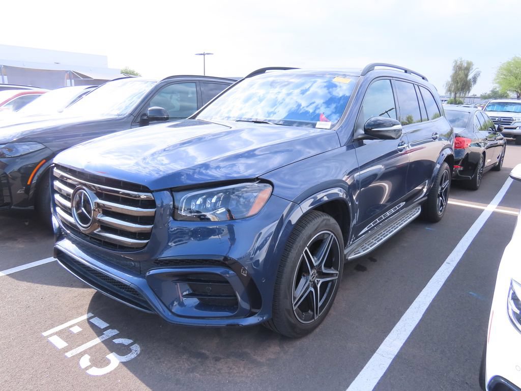 Used 2024 Mercedes-Benz GLS 450 4MATIC image 2