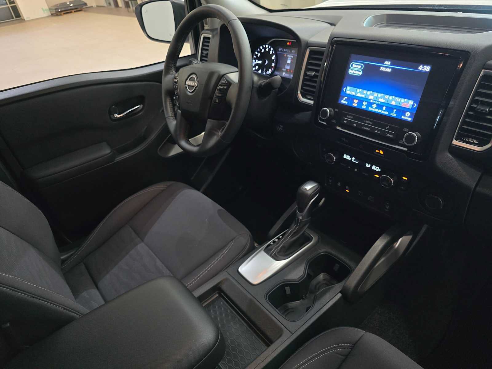 Used 2024 Nissan Frontier SV w/ SV Convenience Package RWD image 28
