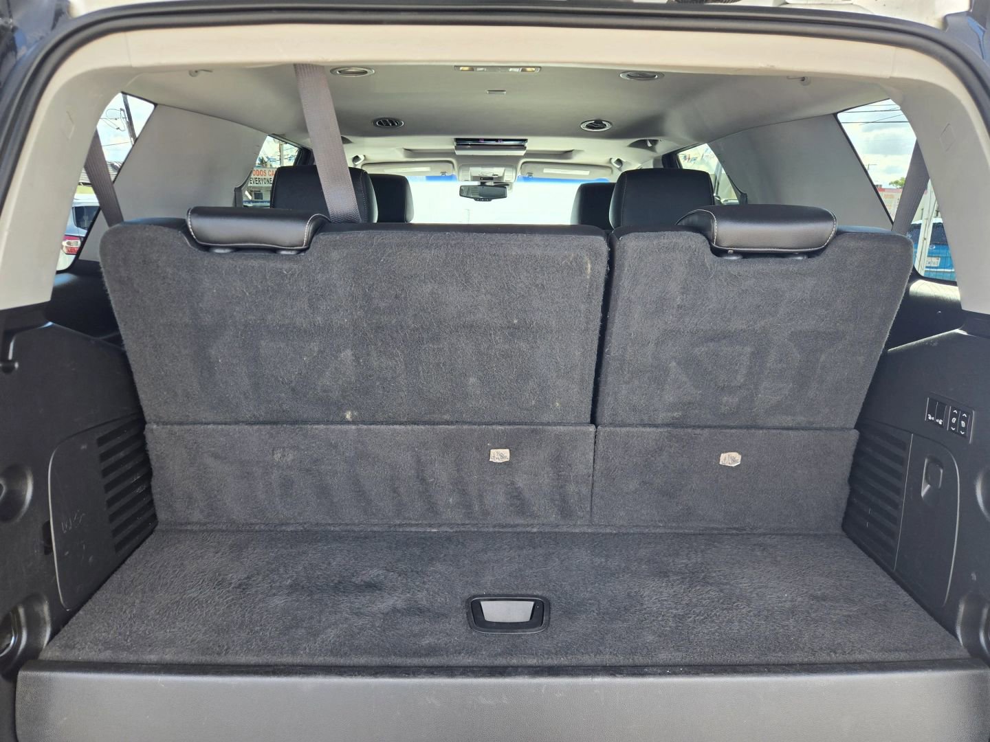 Used 2019 GMC Yukon SLT w/ Graphite Performance Edition image 15