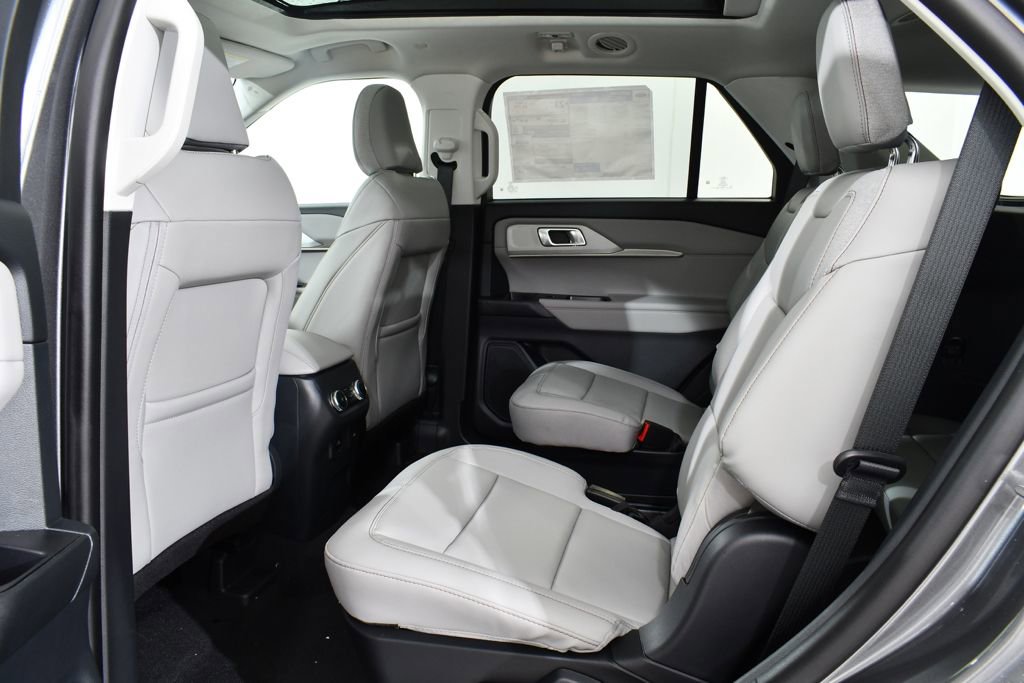 New 2026 Ford Explorer Active w/ Active Comfort Package AWD/4WD image 16