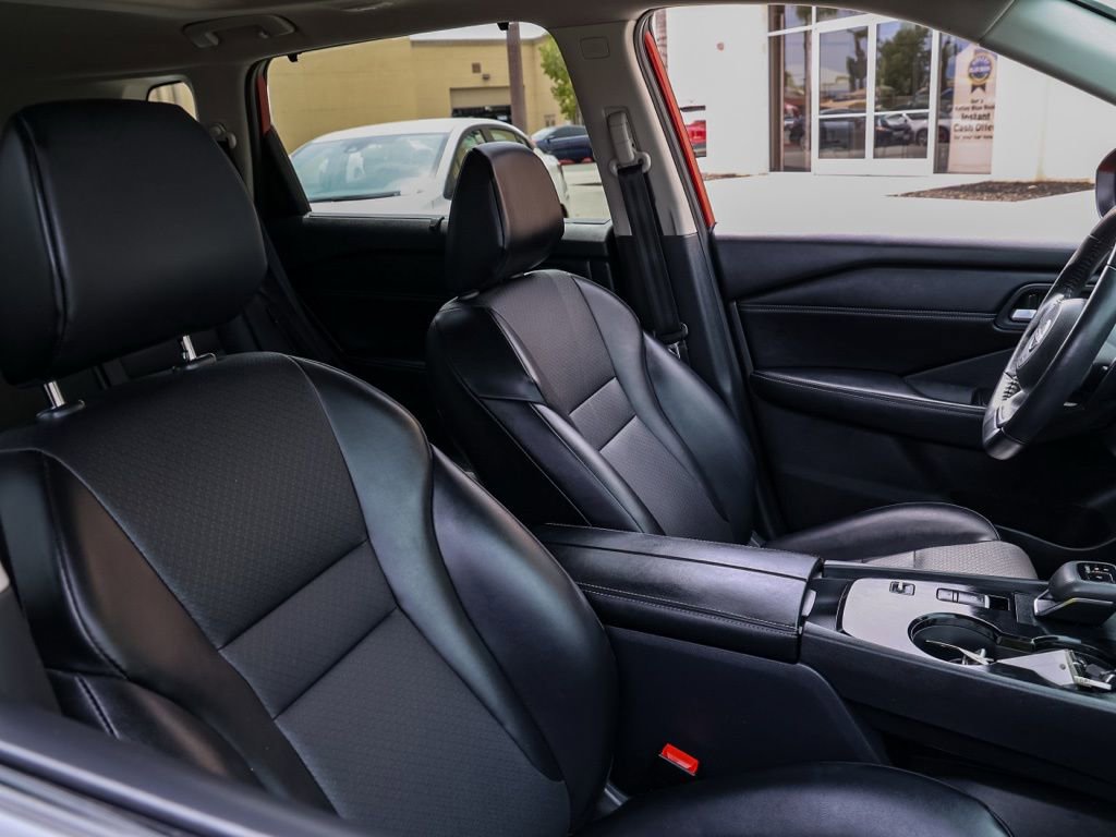 Used 2024 Nissan Rogue SV w/ SV Premium Package FWD image 21