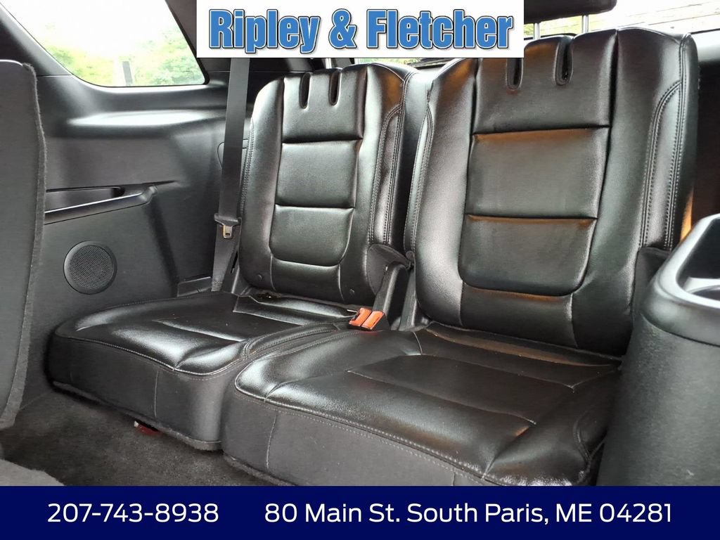 Used 2017 Ford Explorer XLT w/ Equipment Group 202A AWD/4WD image 17