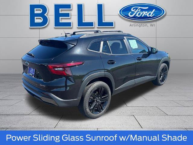 Used 2024 Chevrolet Trax ACTIV w/ Sunroof Package FWD image 3