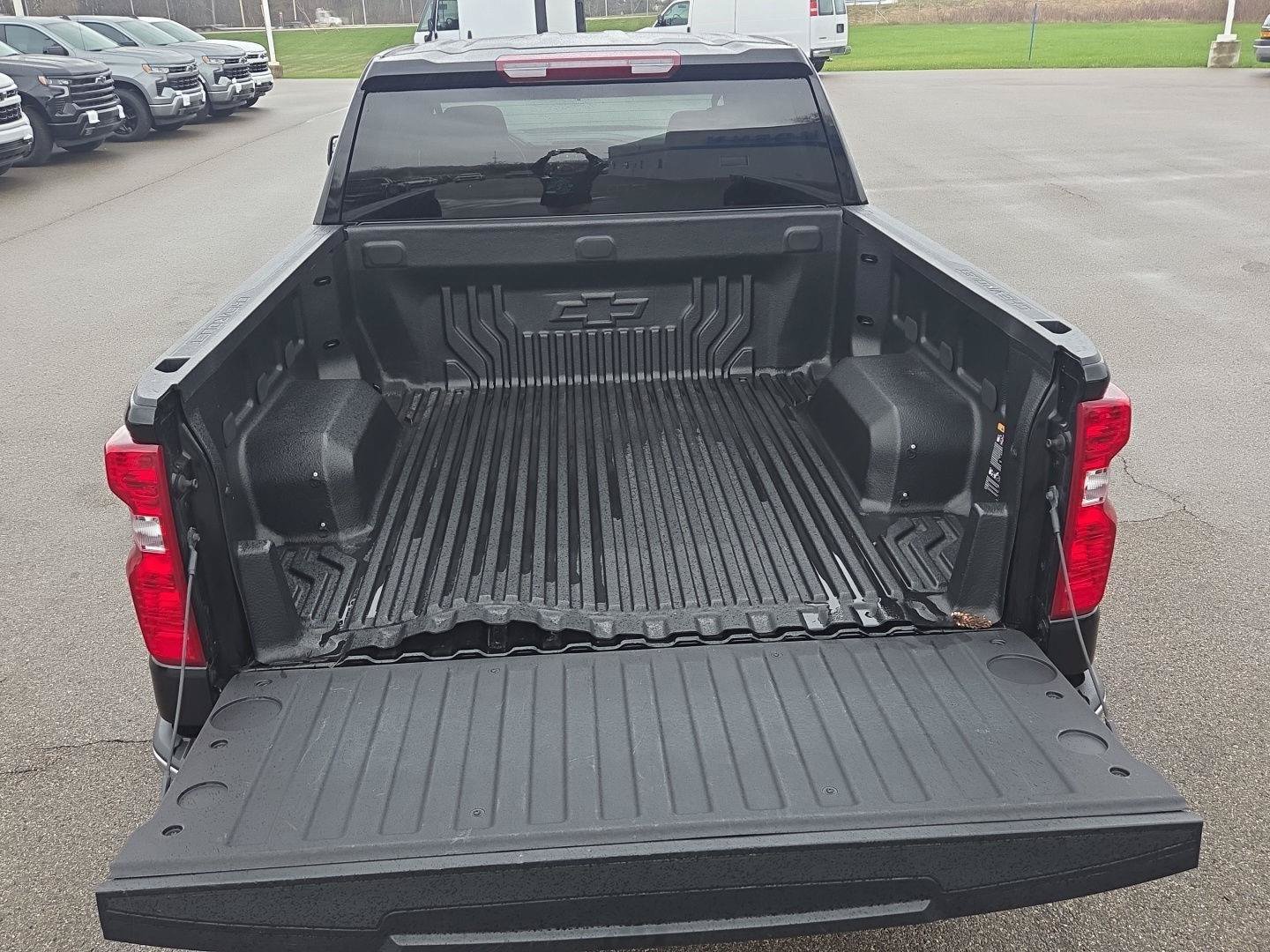 Used 2025 Chevrolet Silverado 1500 LT AWD/4WD image 6