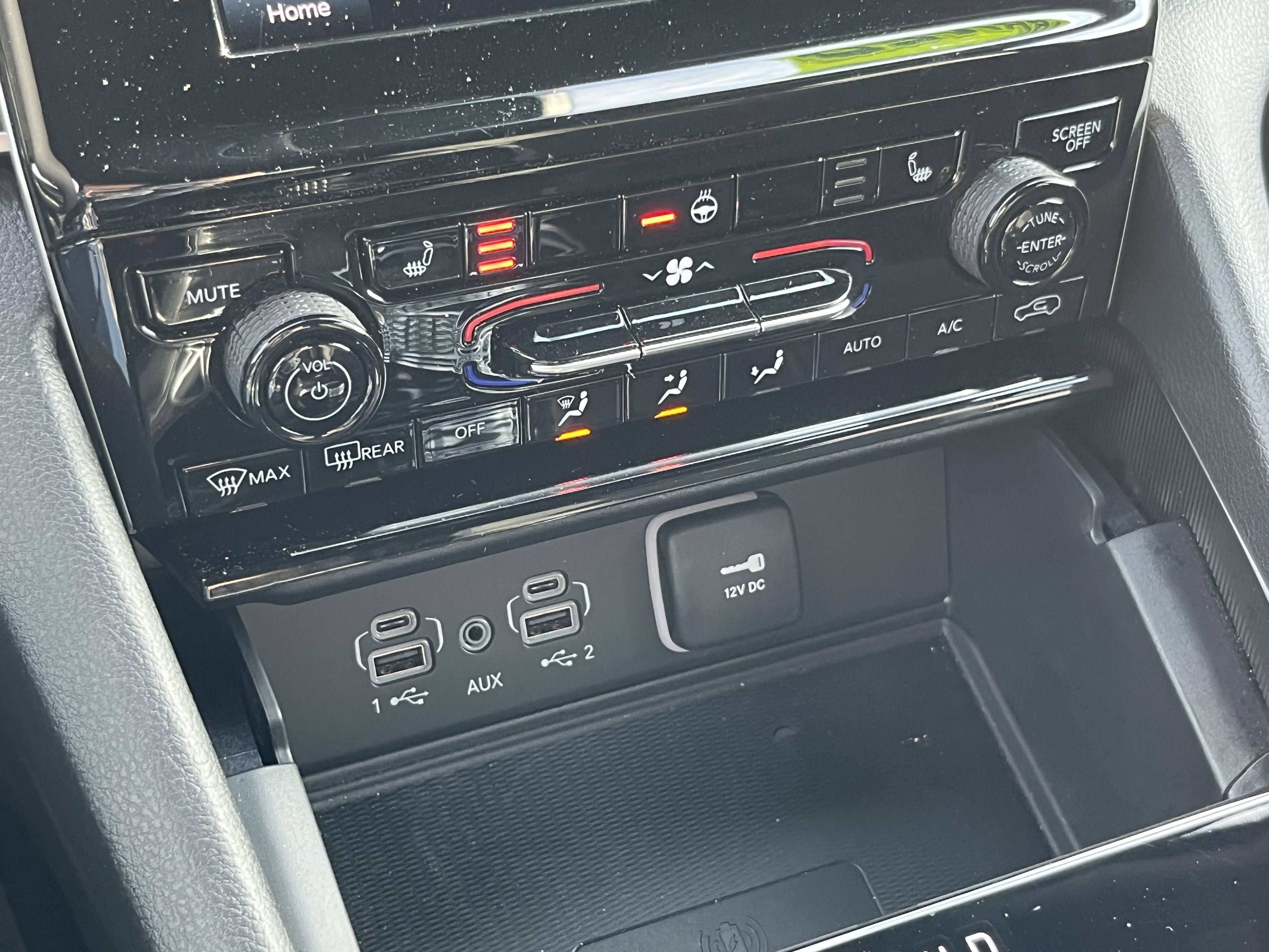 Used 2025 Jeep Grand Cherokee Laredo X w/ Luxury Tech Group I image 27