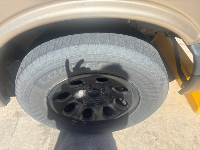 Used 2012 Chevrolet Express 1500 LS RWD image 4