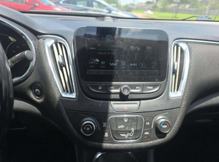 Used 2018 Chevrolet Malibu LT FWD image 6