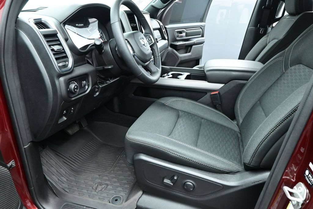 Used 2025 RAM 1500 Big Horn AWD/4WD image 9