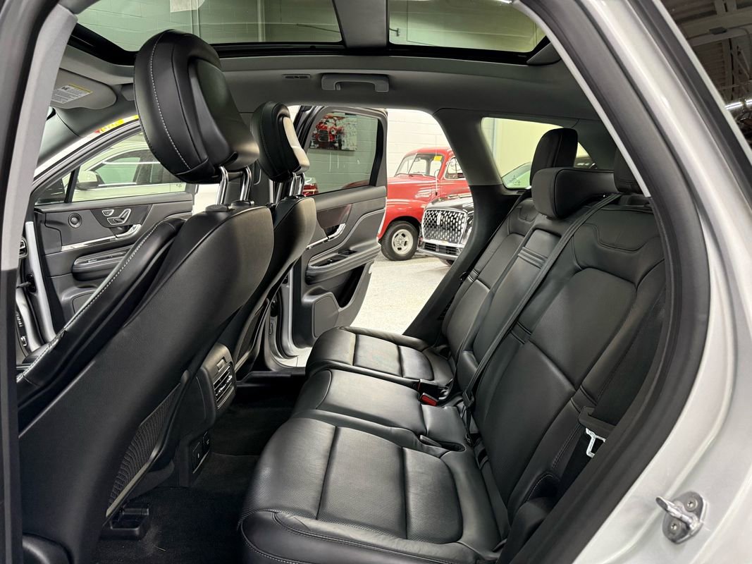 Used 2020 Lincoln Corsair Reserve w/ Equipment Group 201A image 15