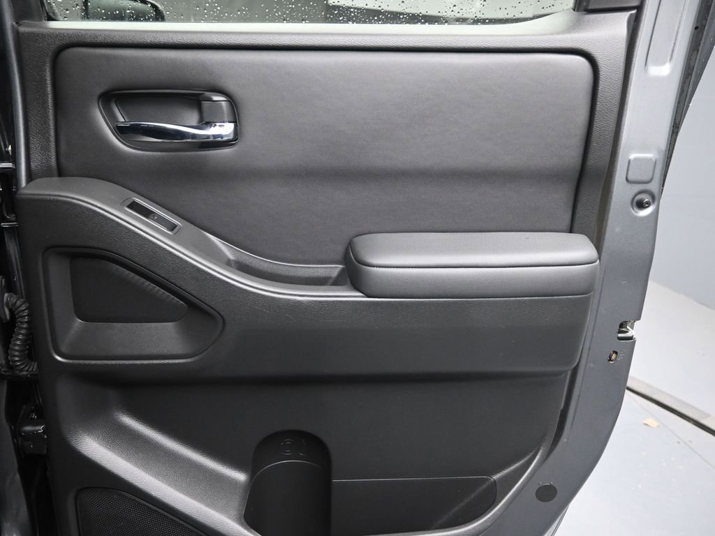 Used 2023 Nissan Frontier SV w/ Technology Package image 25