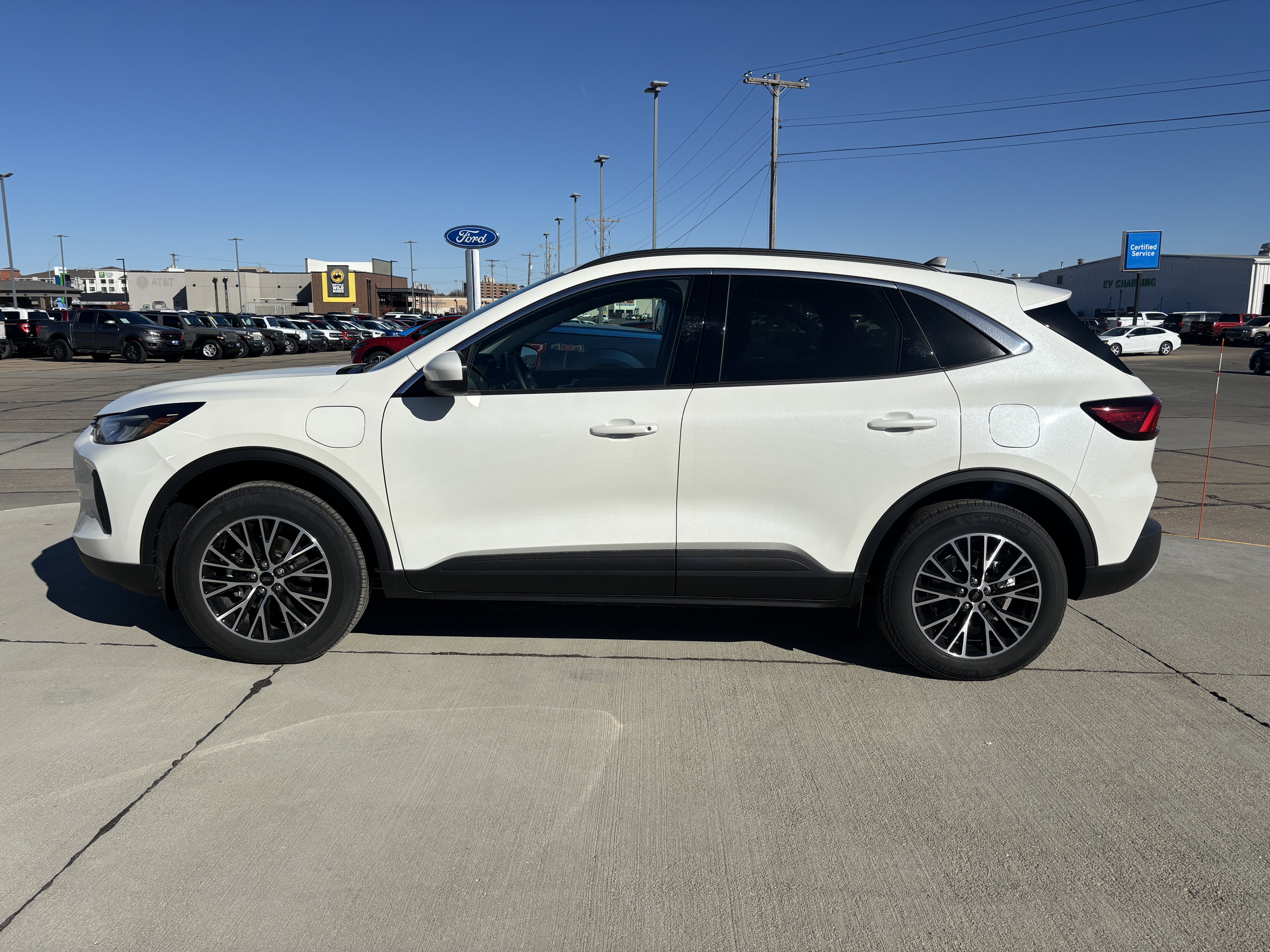 Used 2024 Ford Escape SE image 5