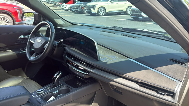 Used 2024 Cadillac XT4 Sport AWD/4WD image 12