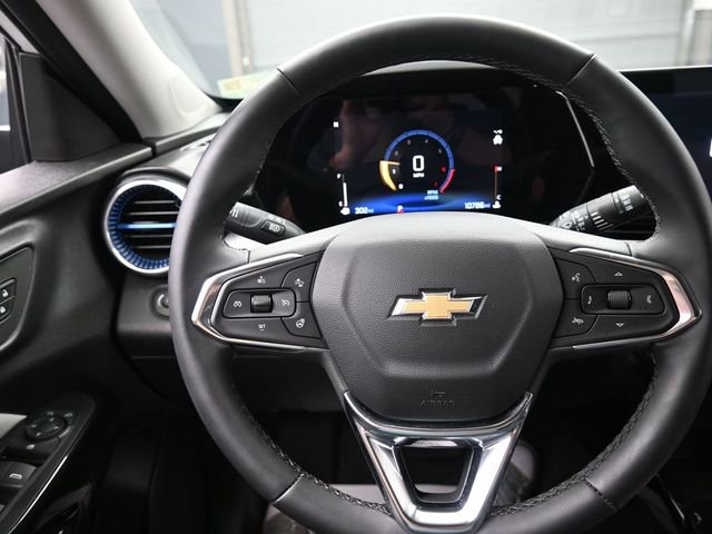 Used 2025 Chevrolet Trax LT w/ LT Convenience Package FWD image 8