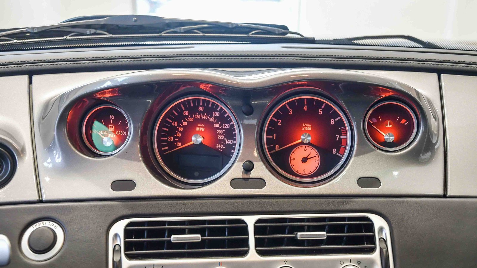 Used 2002 BMW Z8 image 39