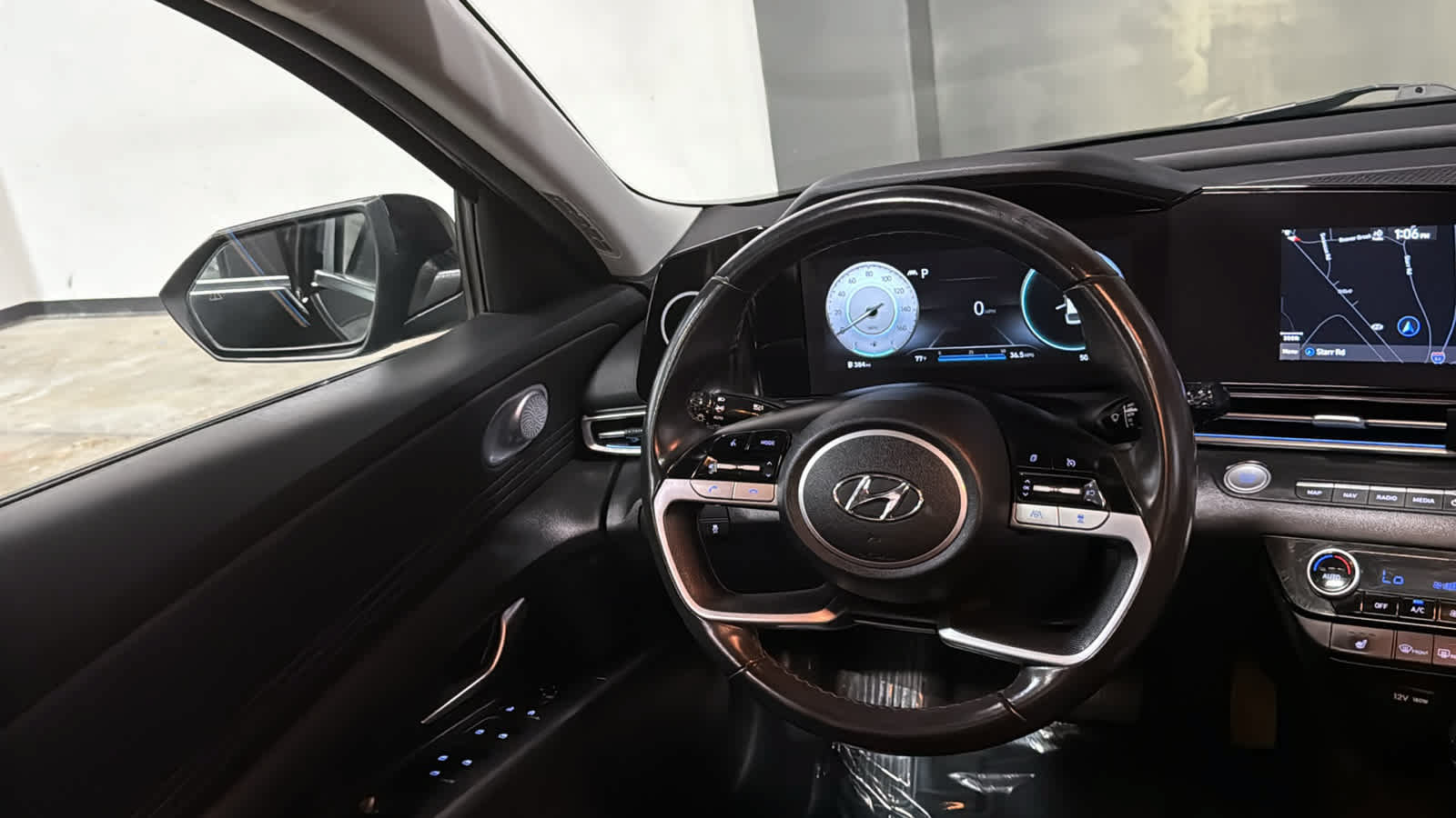 Used 2022 Hyundai Elantra Limited FWD image 22