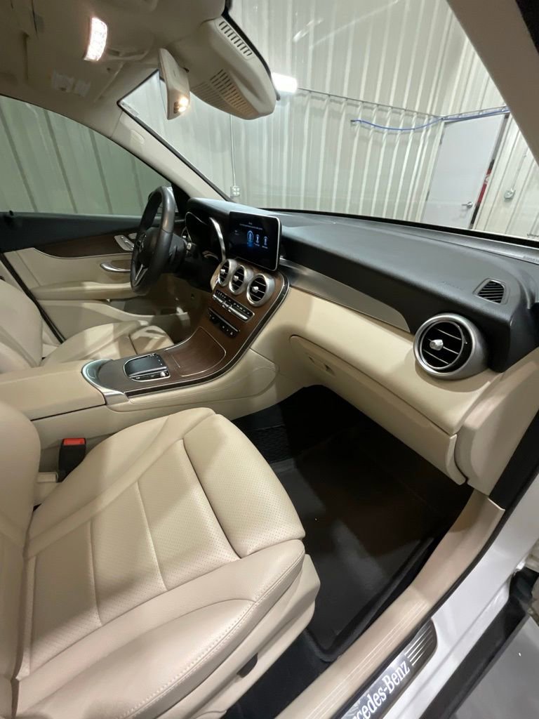 Used 2020 Mercedes-Benz GLC 300 image 17