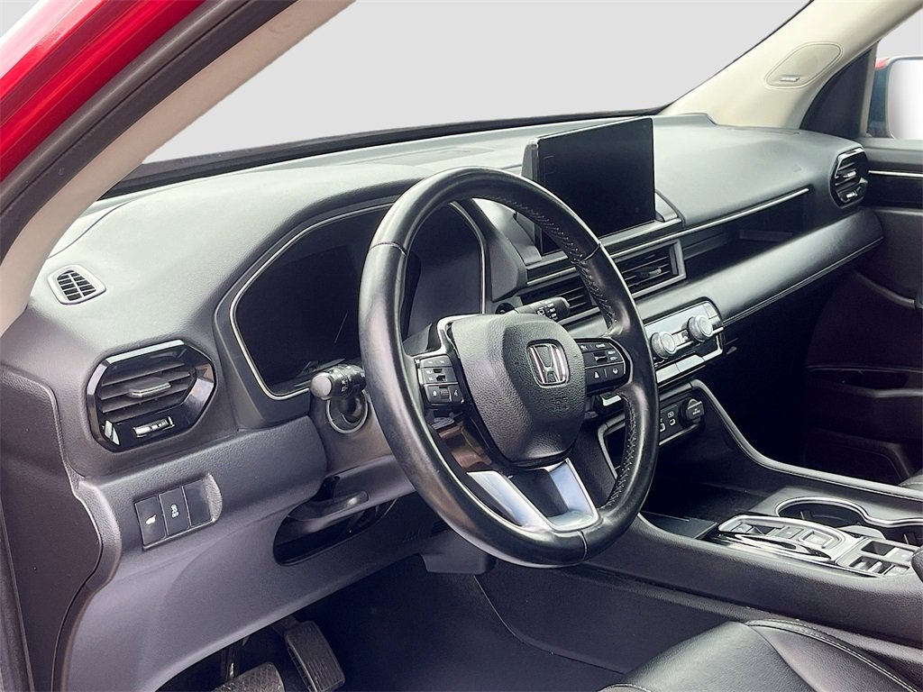 Used 2023 Honda Pilot Touring image 9