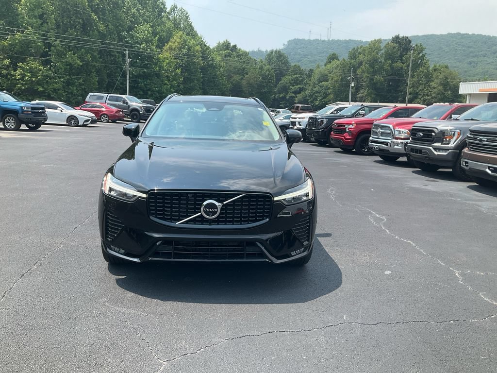 Used 2024 Volvo XC60 B5 Plus w/ Climate Package AWD/4WD image 2
