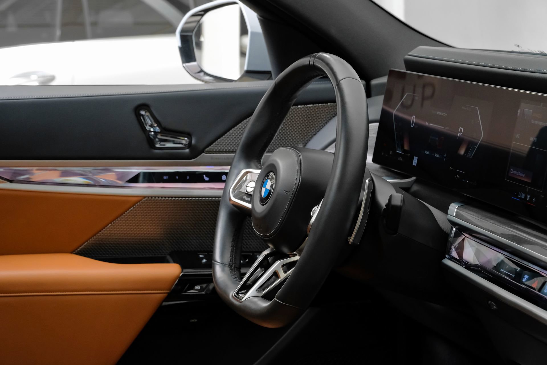 Used 2023 BMW 740i image 18