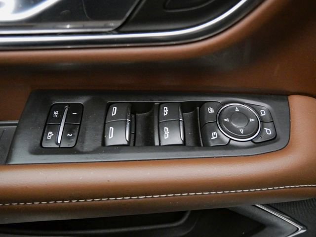 Used 2023 Chevrolet Suburban High Country image 16