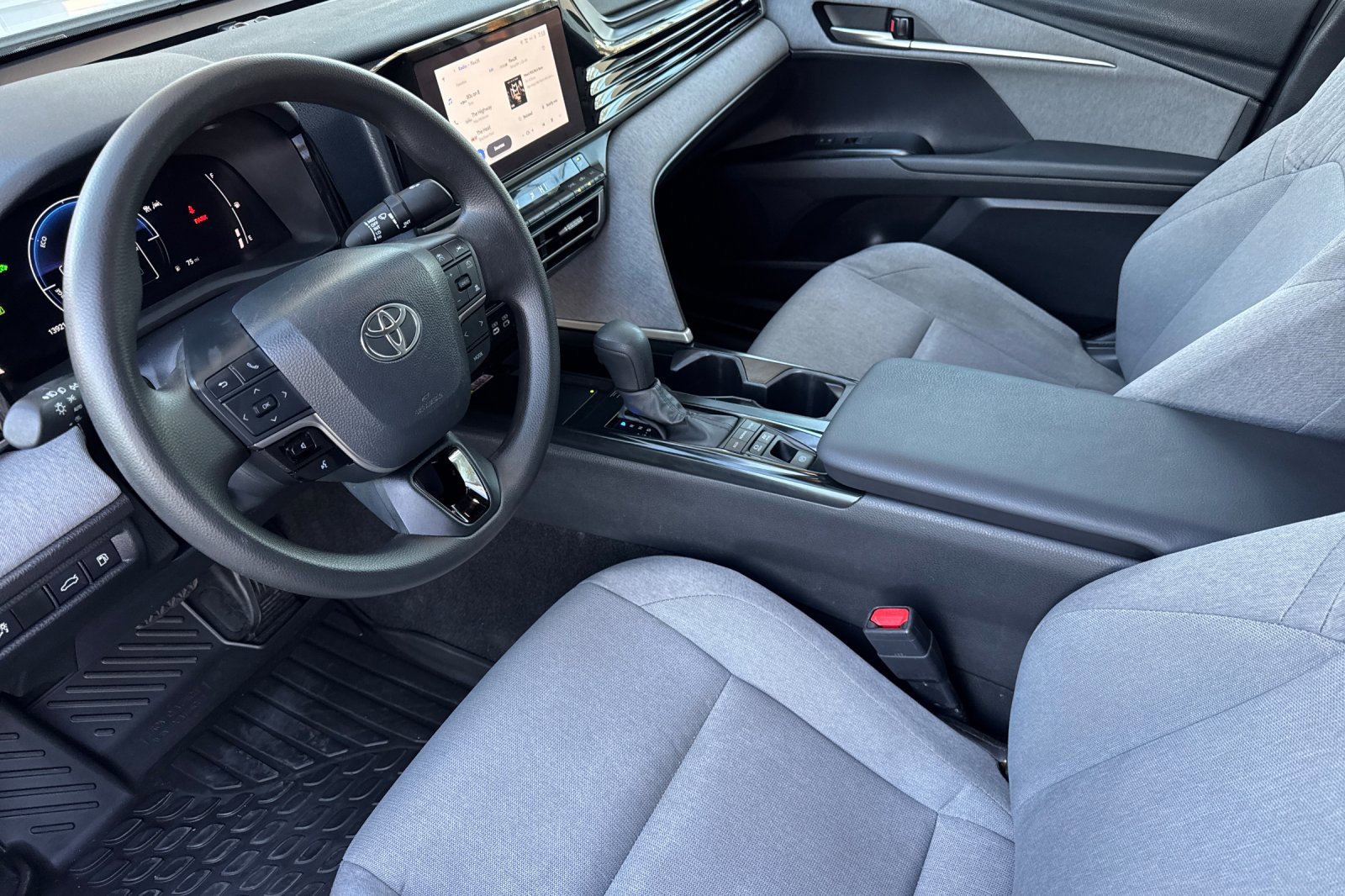 Used 2026 Toyota Camry LE w/ Convenience Package FWD image 10