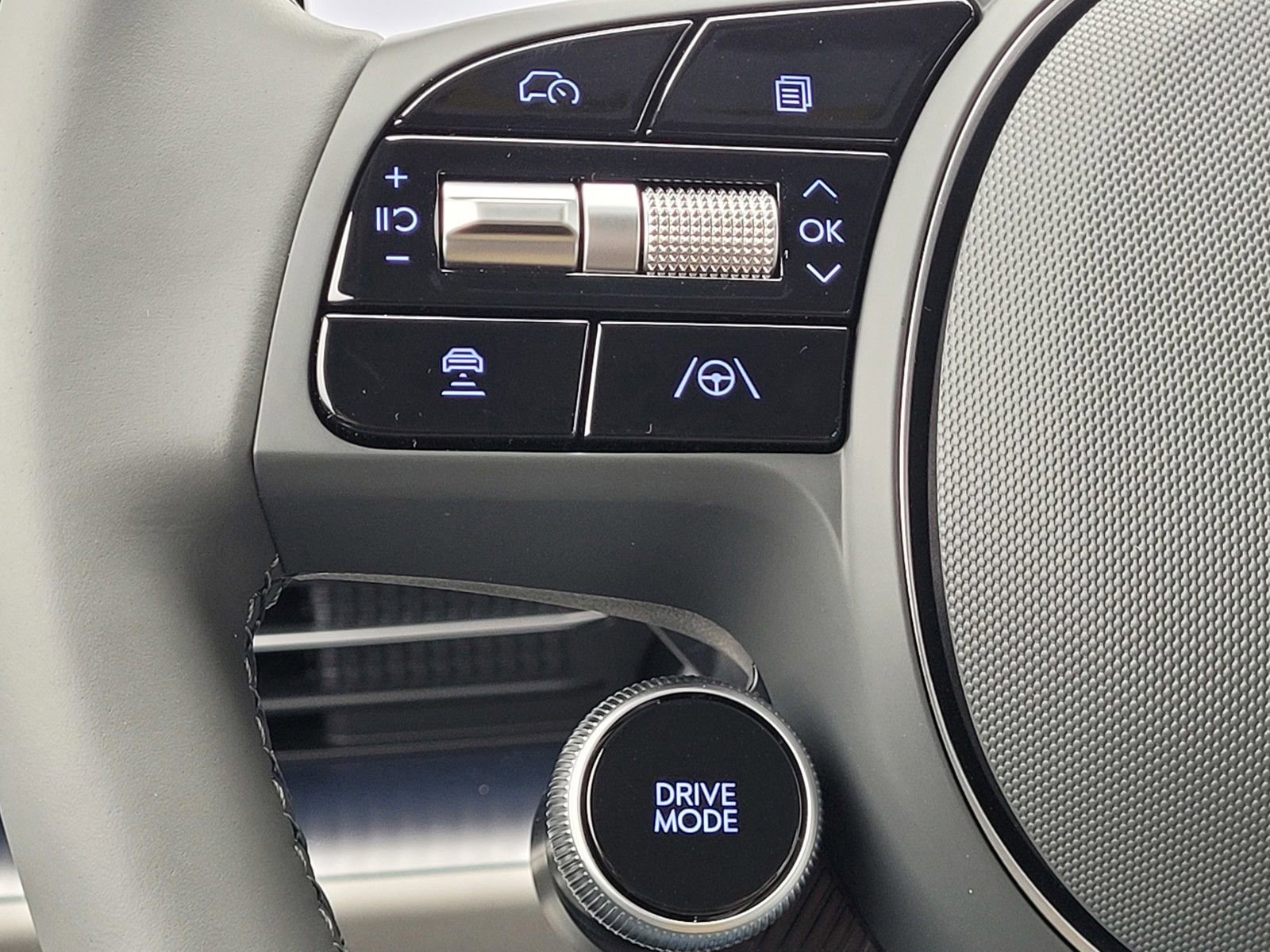 Certified 2025 Hyundai Ioniq 6 SEL image 32