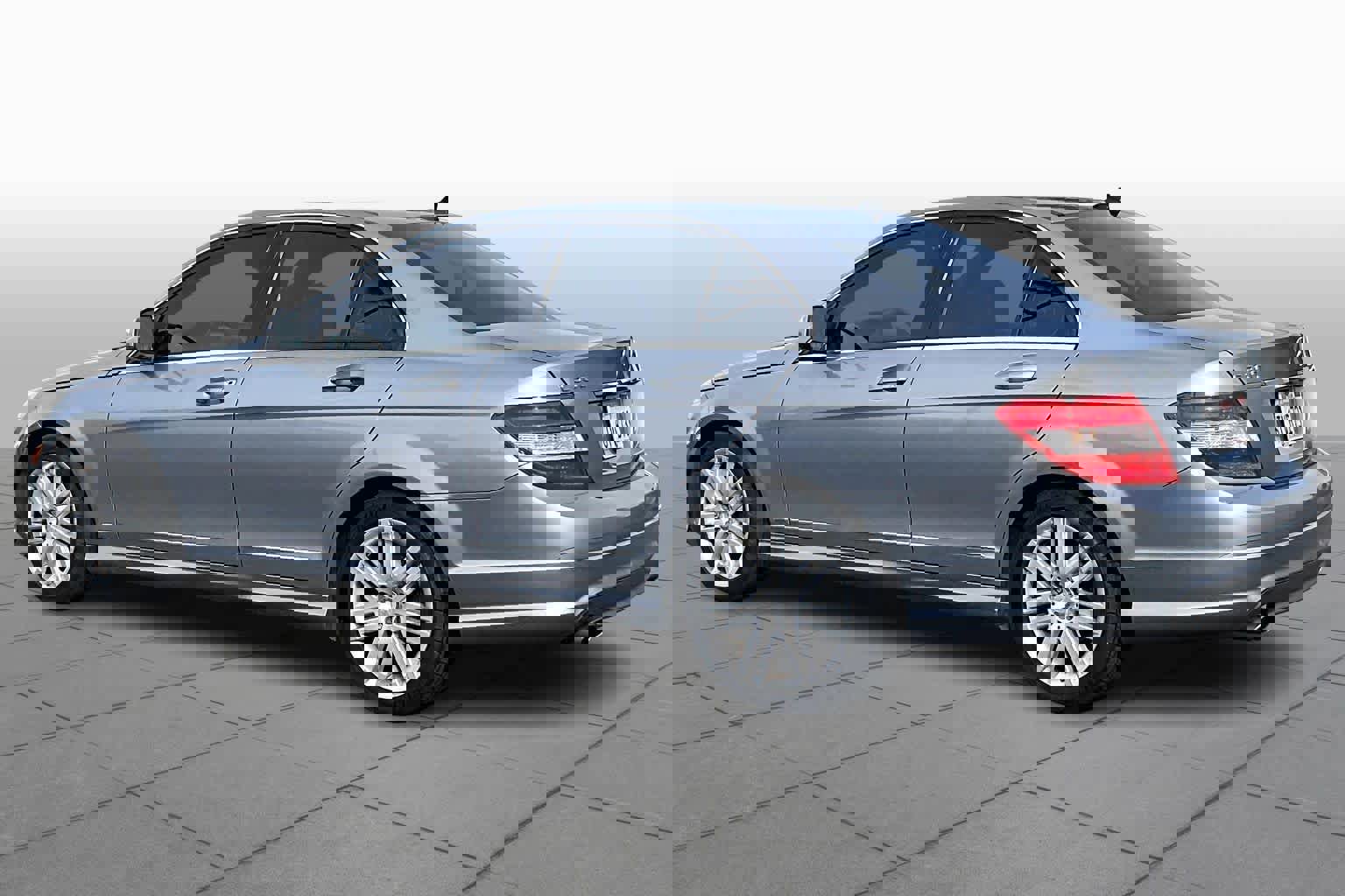 Used 2008 Mercedes-Benz C 300 Sport image 12