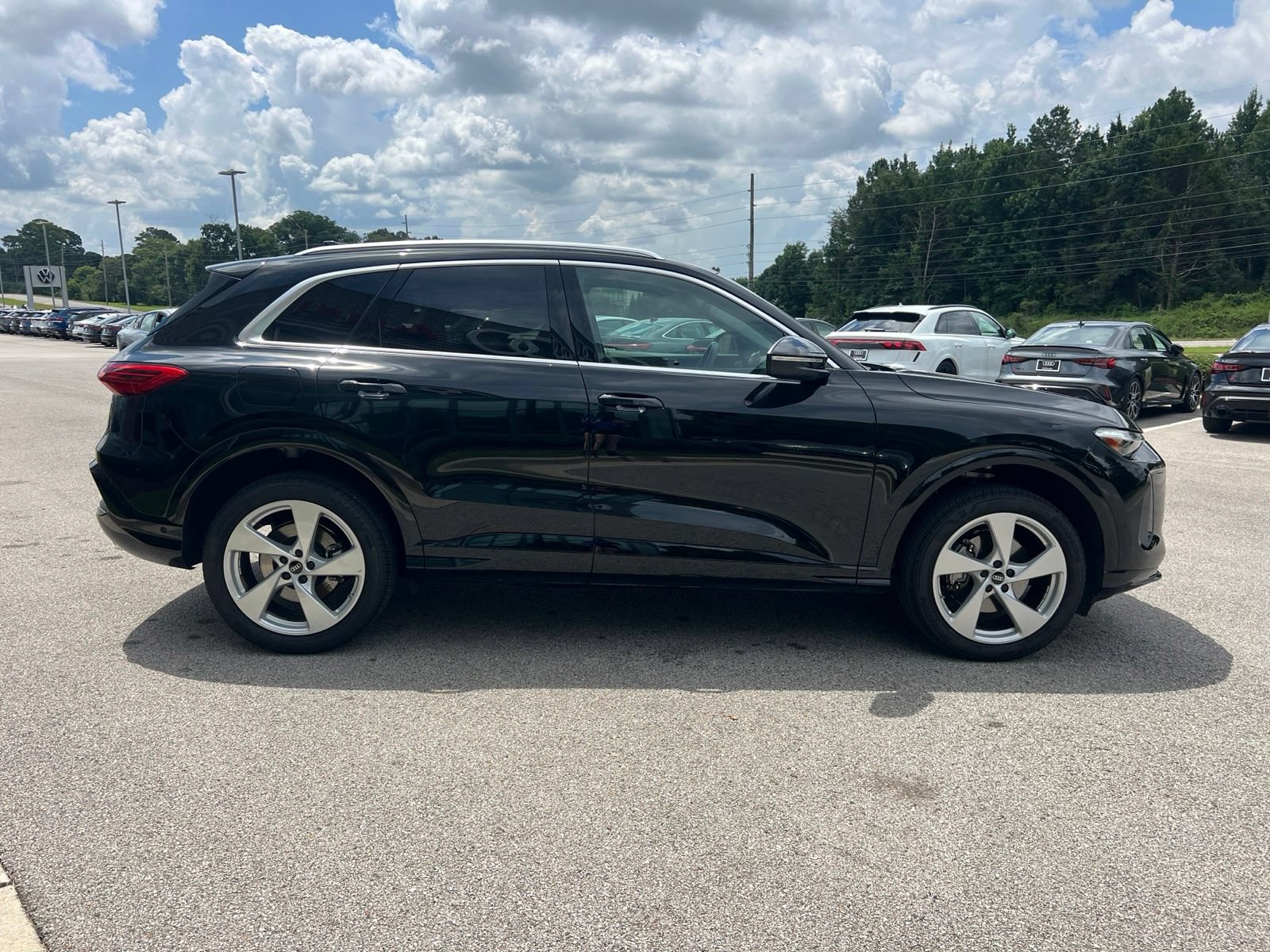 Used 2025 Audi Q5 Premium Plus w/ Premium Plus AWD/4WD image 4