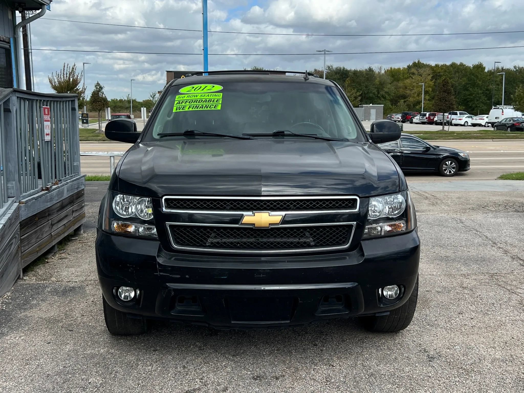 Used 2012 Chevrolet Suburban LT image 3