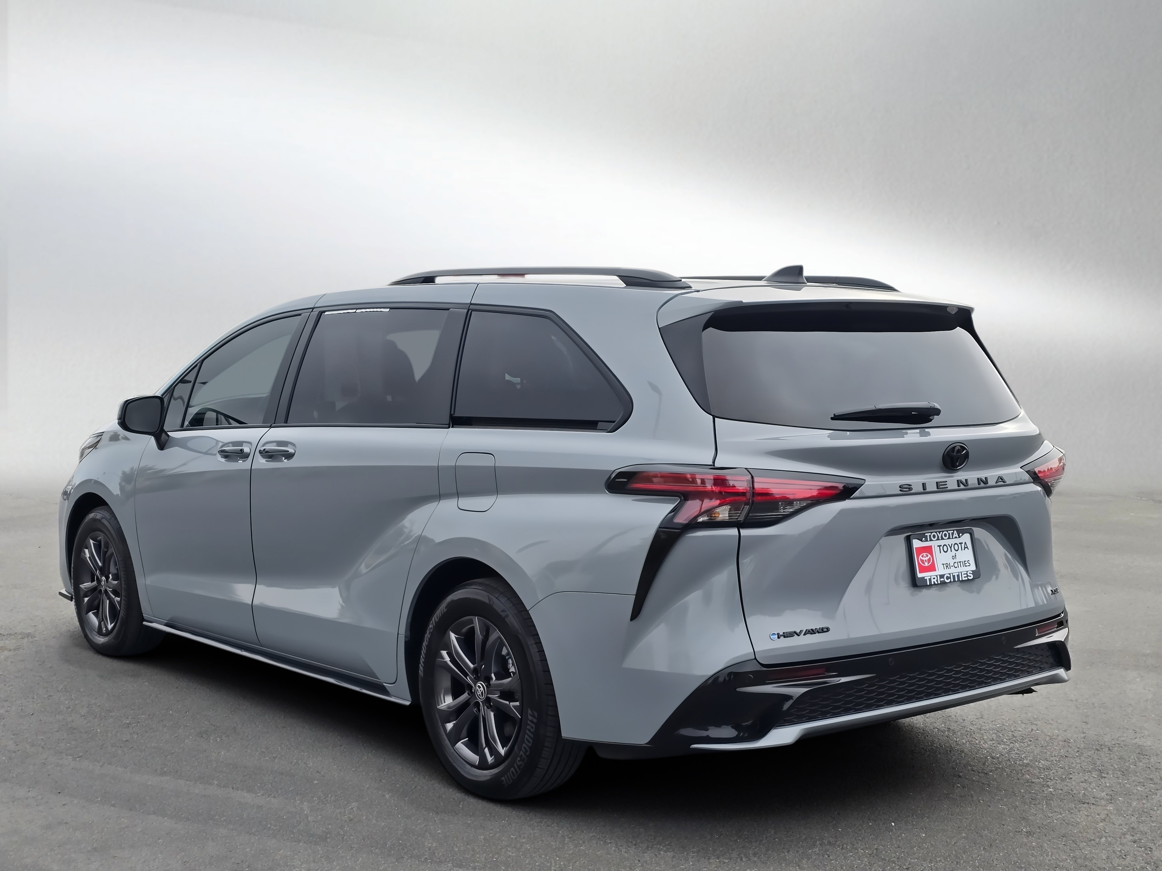 Certified 2026 Toyota Sienna XSE AWD/4WD image 3