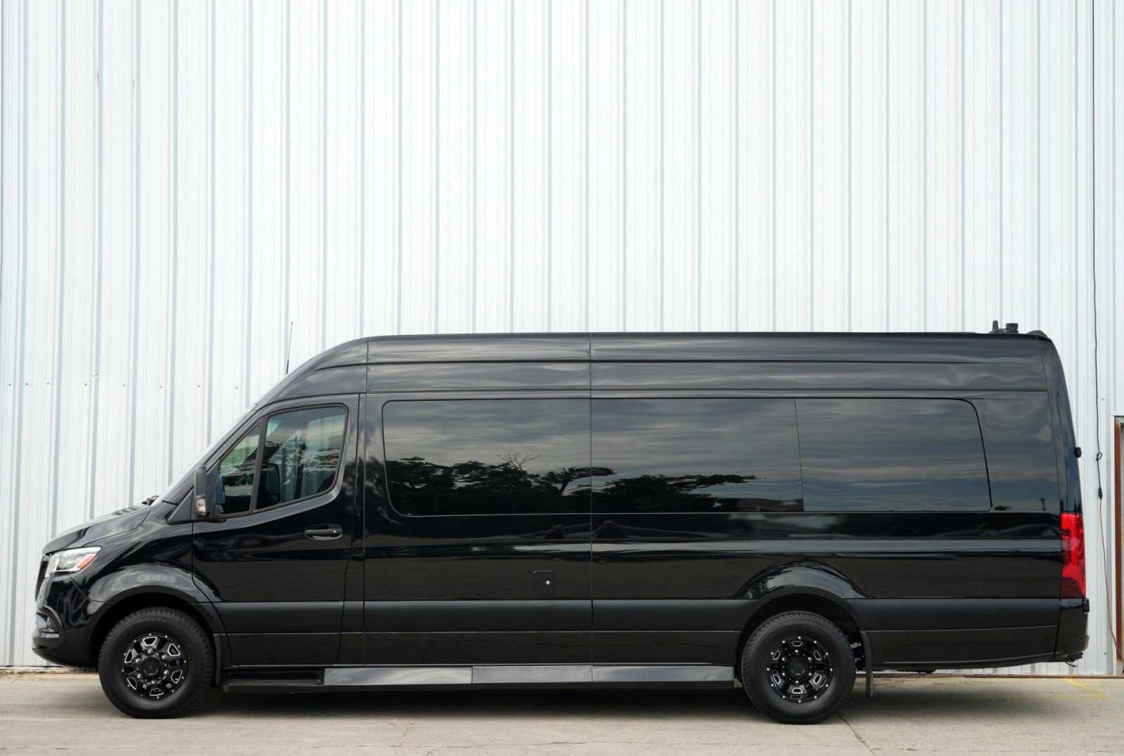 Used 2023 Mercedes-Benz Sprinter 3500 image 9