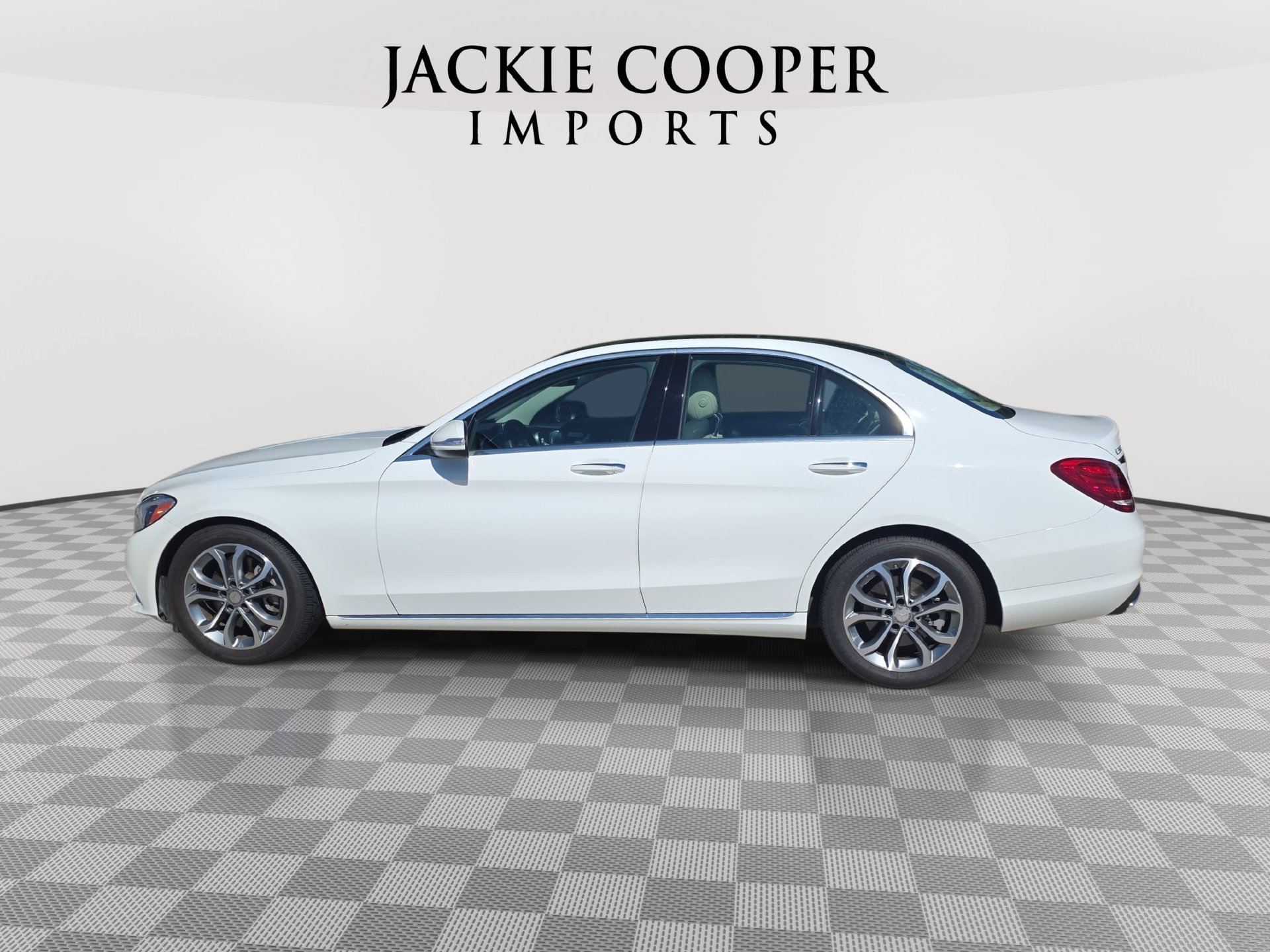 Used 2015 Mercedes-Benz C 300 Sedan image 8