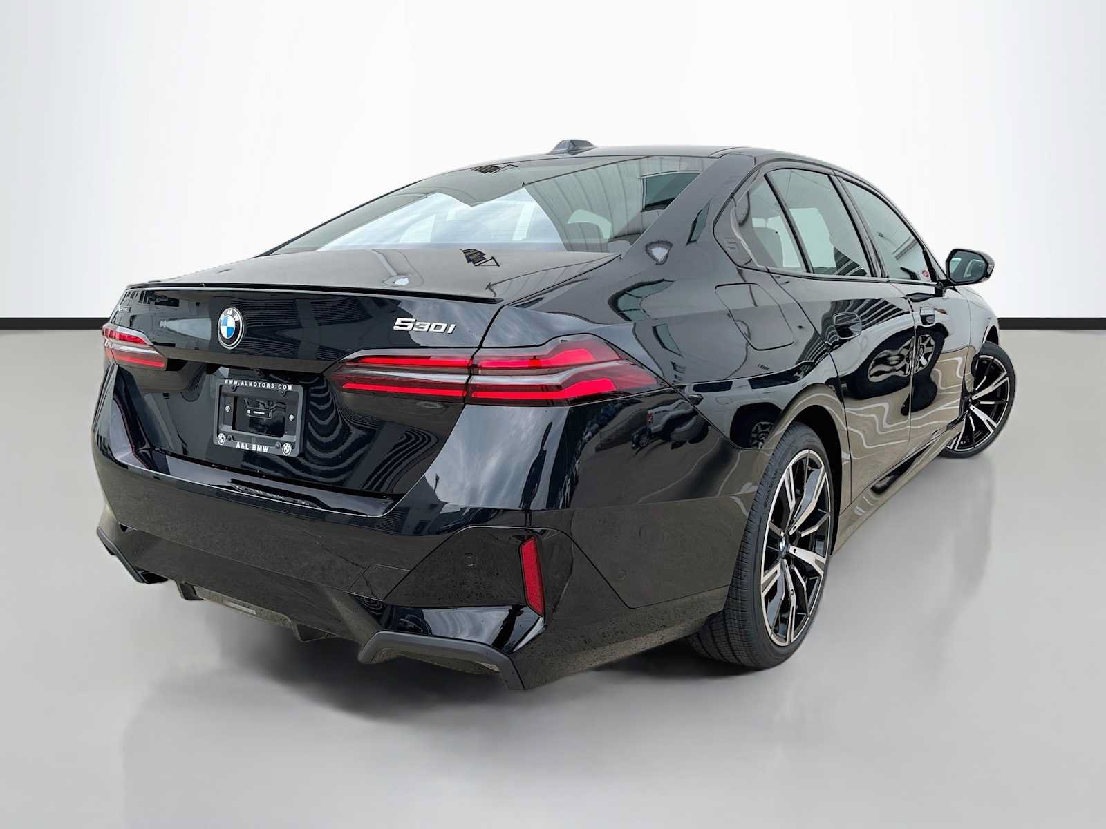 New 2027 BMW 530i xDrive w/ M Sport Package AWD/4WD image 3