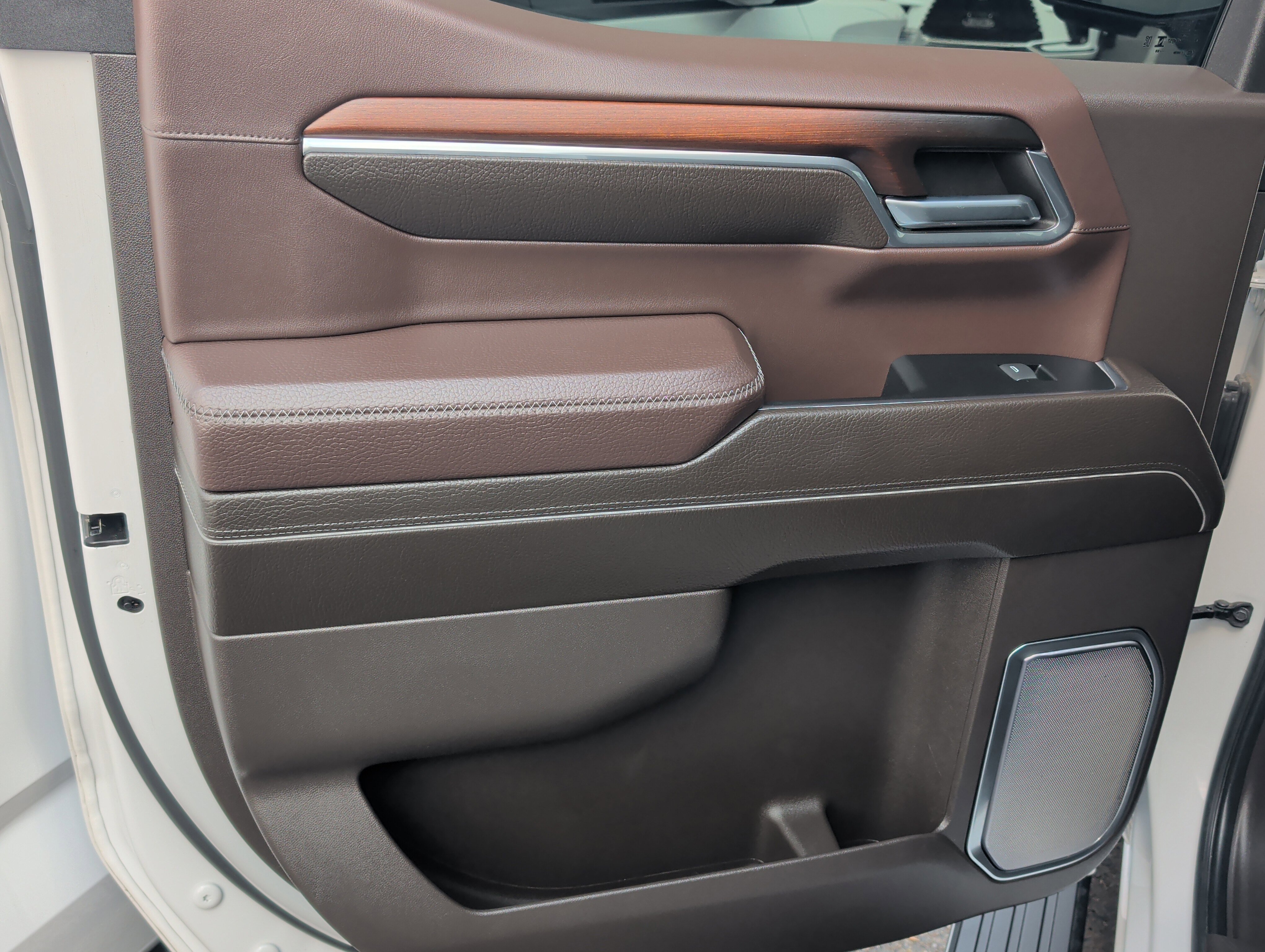 Used 2024 GMC Sierra 1500 Denali RWD image 24