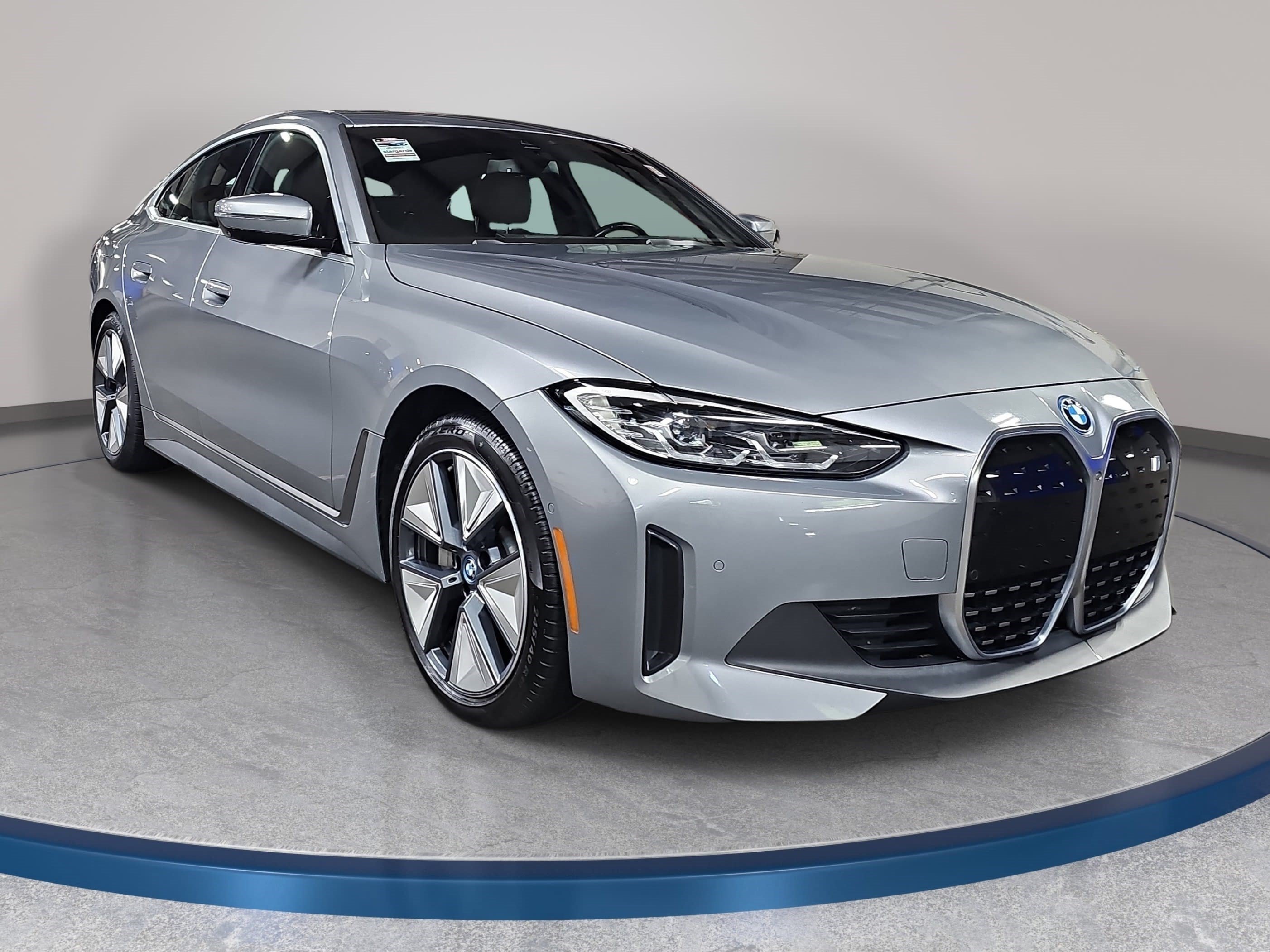 Used 2024 BMW i4 eDrive35 w/ Premium Package RWD image 3