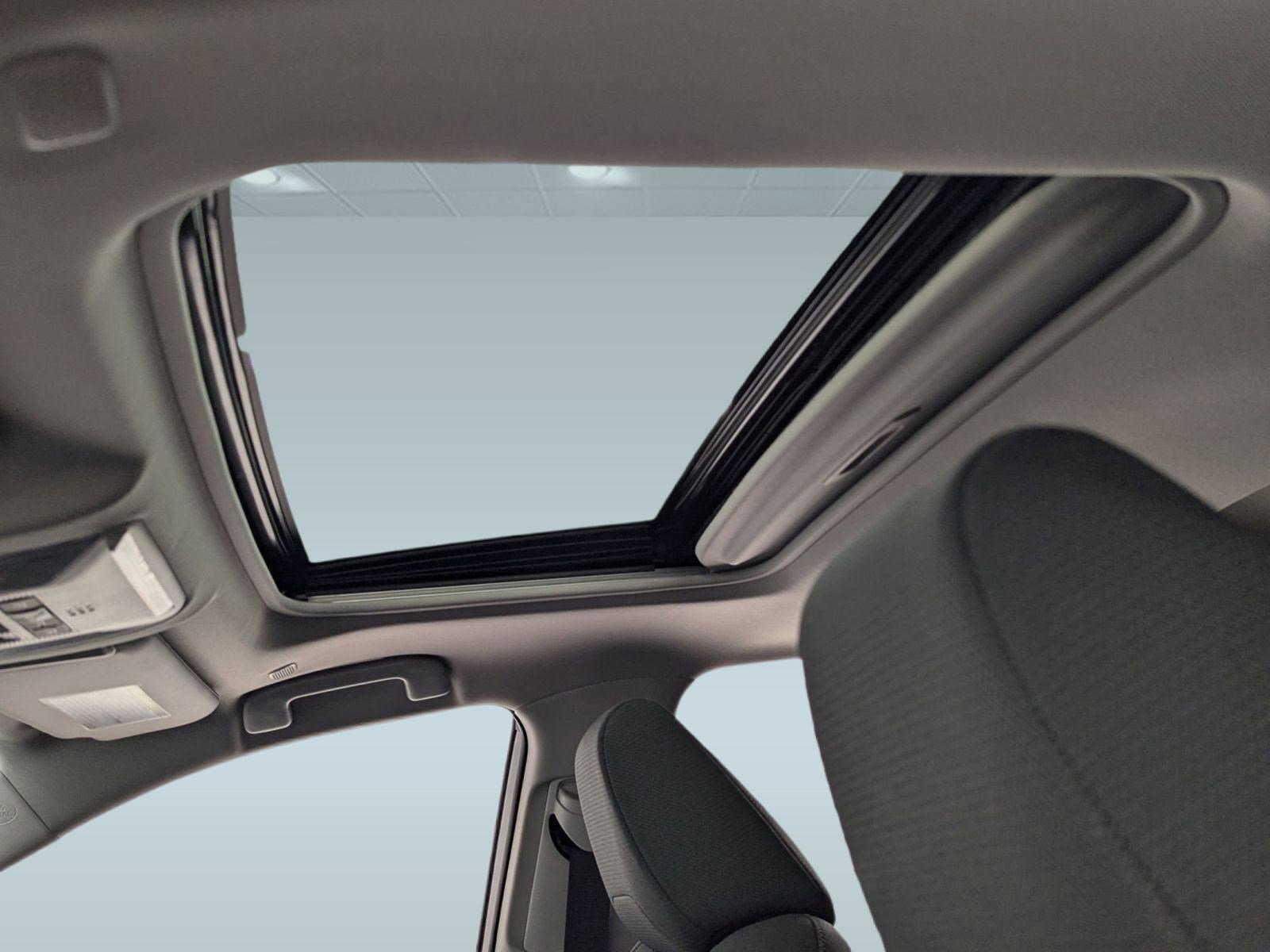 Used 2023 Toyota RAV4 XLE image 12