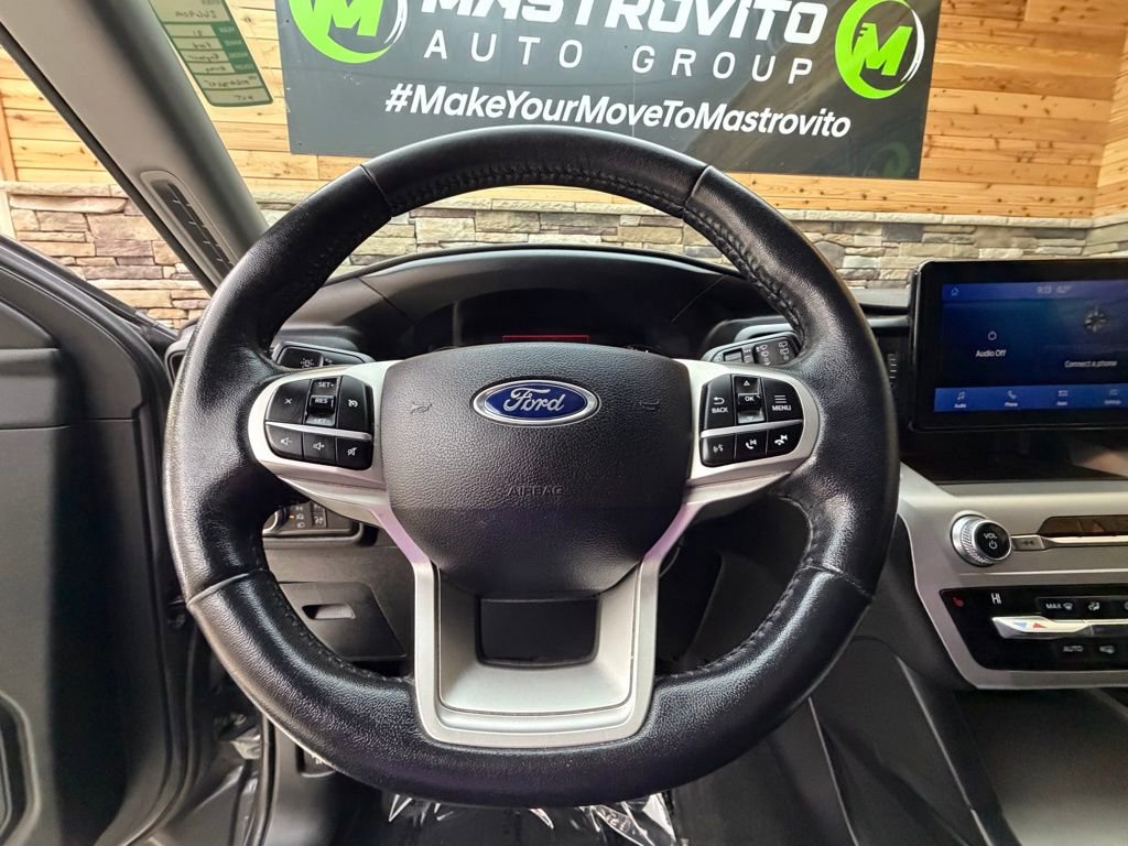 Used 2021 Ford Explorer XLT image 18