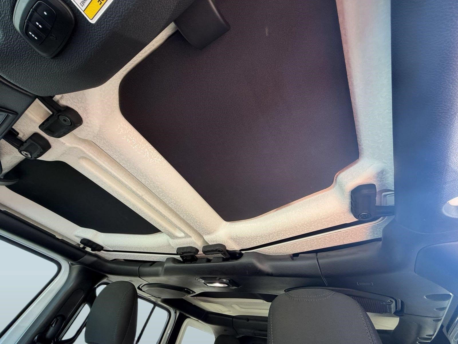 Used 2018 Jeep Wrangler Unlimited Rubicon AWD/4WD image 24