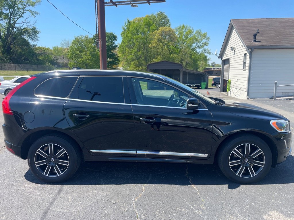 Used 2017 Volvo XC60 T5 Dynamic w/ Preferred Option Package image 7