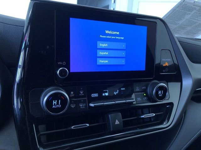 Used 2024 Toyota Highlander LE image 30