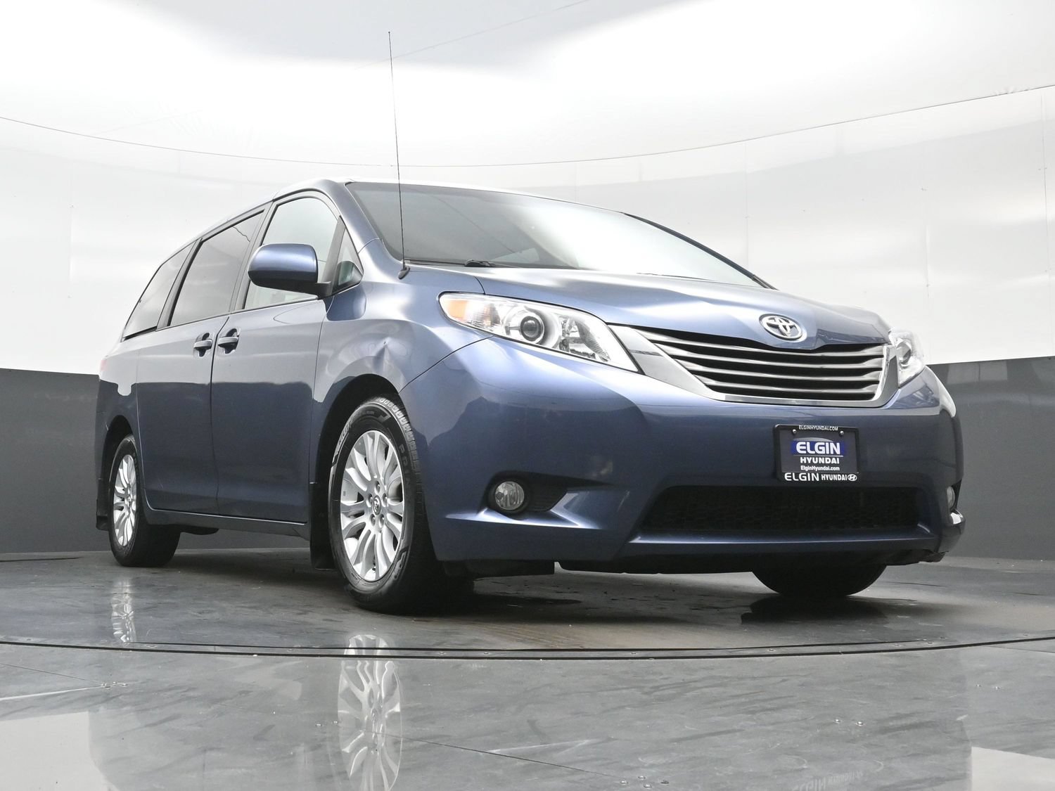 Used 2014 Toyota Sienna XLE FWD image 30