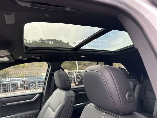 New 2025 GMC Acadia Elevation w/ Elevation Premium Package image 7